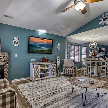 The Mason Jar, Hot Tub, Wifi, 1089 Free Tickets Each Paid Day, Dollywood And More! 鸽子谷 外观 照片