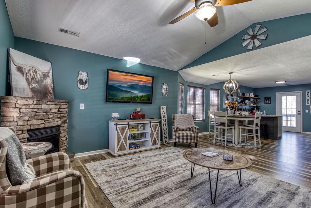 The Mason Jar, Hot Tub, Wifi, 1089 Free Tickets Each Paid Day, Dollywood And More! 鸽子谷 外观 照片