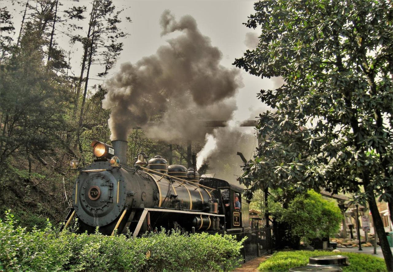 The Mason Jar, Hot Tub, Wifi, 1089 Free Tickets Each Paid Day, Dollywood And More! 鸽子谷 外观 照片